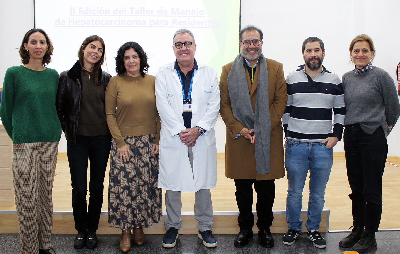 Ponentes de la II Edición del Taller de Manejo de Hepatocarcinoma para residentes en el salón de actos del Hospital General